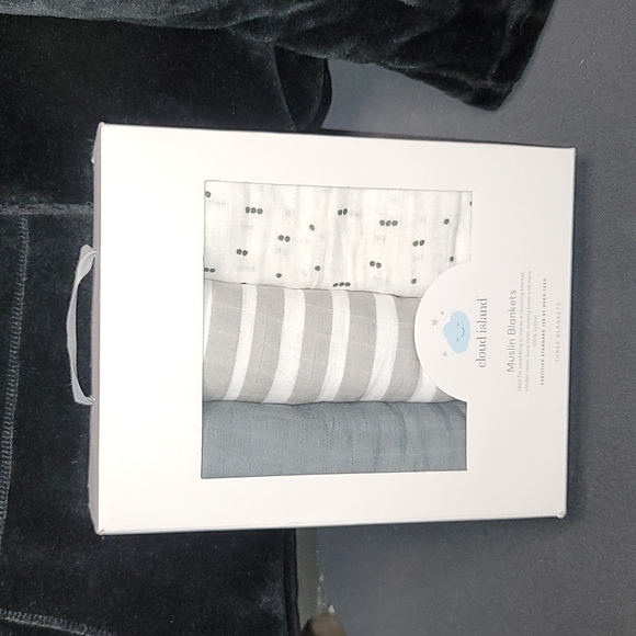 Brand new 3pk Muslin Blankets - Picture 1 of 4